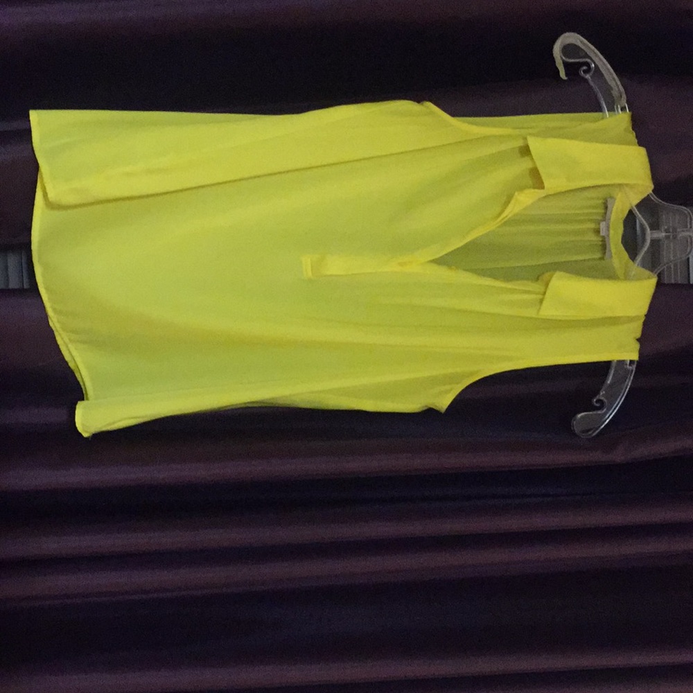 🌸 Yellow blouse LOFT